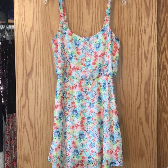 BeBop Dresses & Skirts - Flower print dress